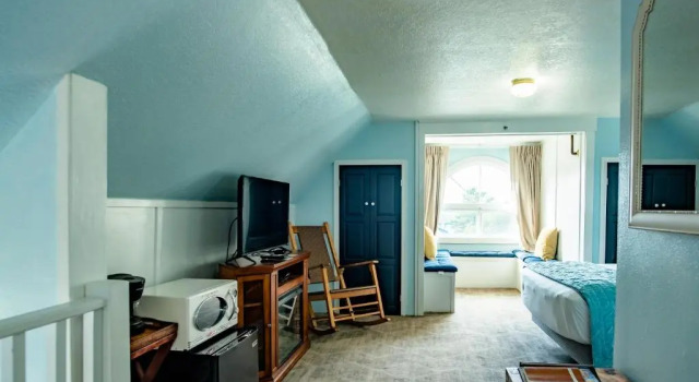 Номер Standard Мансарда Gilbert Inn Seaside