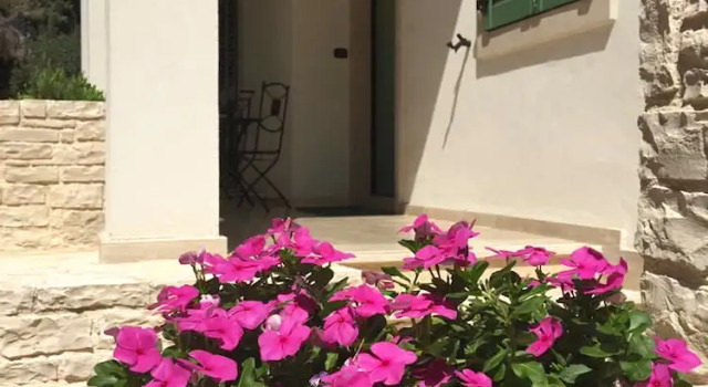 Villa Valeria B&B, Buchen Sie Bed & Breakfast Hotels in Metropolitanstadt Bari mit Parkplatz, Parkplätze