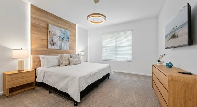 Light Welcoming Fun Resort Home Sleeps 20