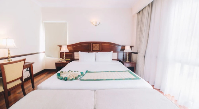 Полулюкс с балконом Saigon Dalat Hotel