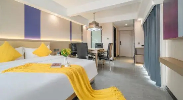 Люкс Business Baiman Smart Hotel (Wuhan Guanggu Science and Technology Exhibition Centre)