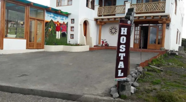 Martita's house hostal, Book Hostel / Vandrerhjem Nino Rumi Ecuador