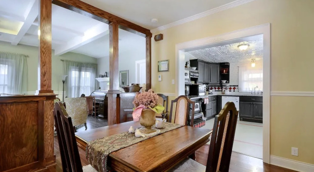 2BR 2BA Remodeled South Austin Cottage by RedAwning, Buchen Sie Ferienhaus Cottages in Greater Austin, Cottage