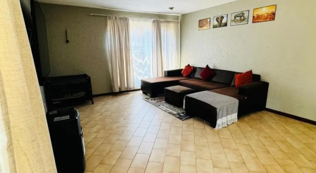 Villa Picasso - 3 Bed Villa, Prenota Villa Cottage a Gauteng, Cottage