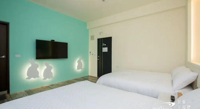 Четырёхместный номер Standard с балконом Alleyway Homestay