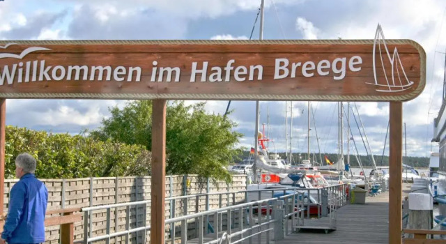 Ferienwohnungen am Hochzeitsberg FeWo 17 Souterrain-Wohnung, Забронировать Отель Отели Wittow Peninsula с парковкой, Парковка