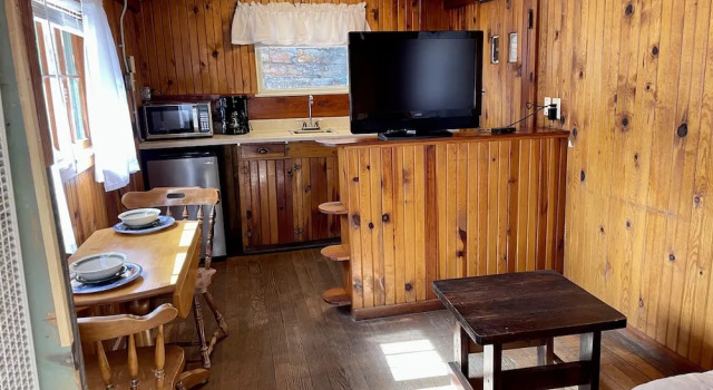 Standard Zimmer mit Flussblick Casey's Cabins