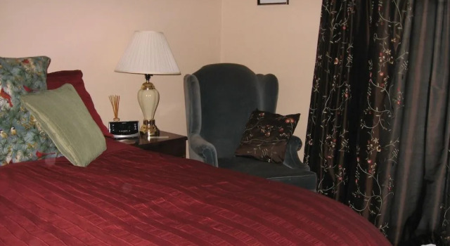 Twin Pines Bed & Breakfast, Varaa Hotelli  