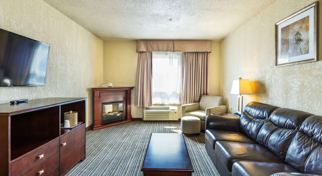 Двухместный люкс Quality Inn & Suites Yorkton