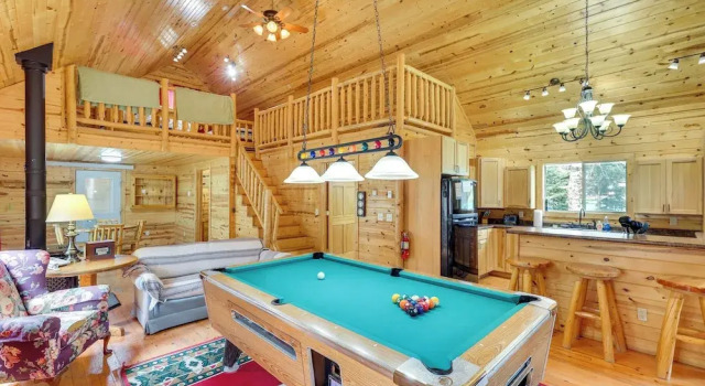 Hike, Unwind & Bring Your Pet: Deadwood Cabin!, Забронировать Дом для отпуска Дедвуд Black Hills National Forest