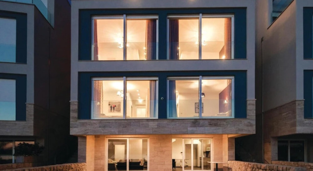 Luxurious Home In Trogir With Sauna, Забронировать Вилла Отели Трогир 3 звезды, рядом с Общественный Пляж Кузмич, 3*