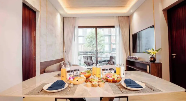 Семейный номер Standard с балконом и с видом на бассейн Richmann Resort Hotel Hatyai
