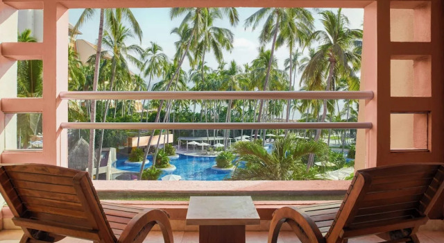 Двухместный полулюкс с частичным видом на океан The Westin Playa Vallarta, An All-Inclusive Resort