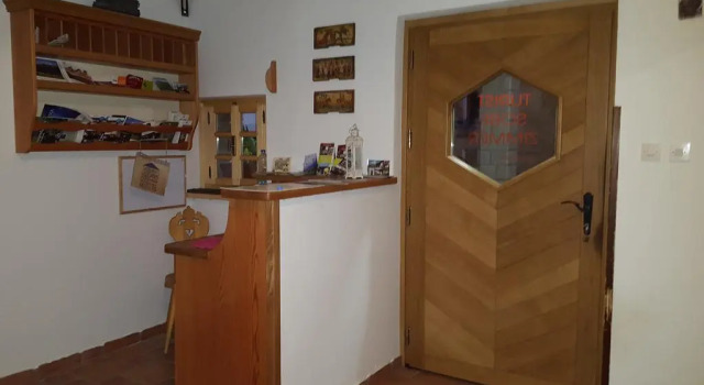 Brne Rooms, Забронировать Отель Постойна Внутренняя Крайна, рядом с Karst Museum Postojna