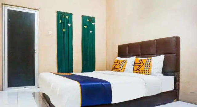 Spot on 90146 Sugianto Guesthouse Syariah