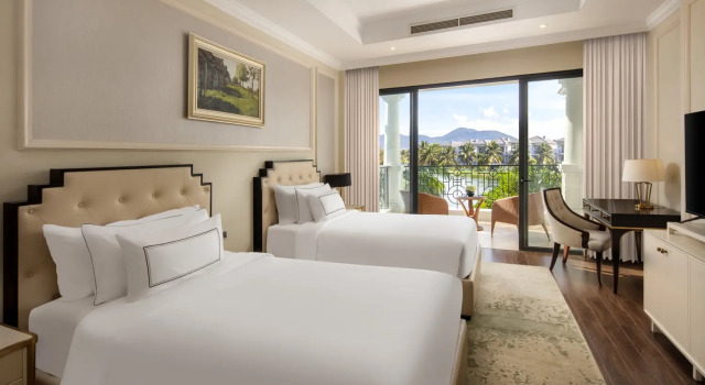 Вилла с 4 комнатами с видом на озеро Meliá Vinpearl Cam Ranh Beach Resort