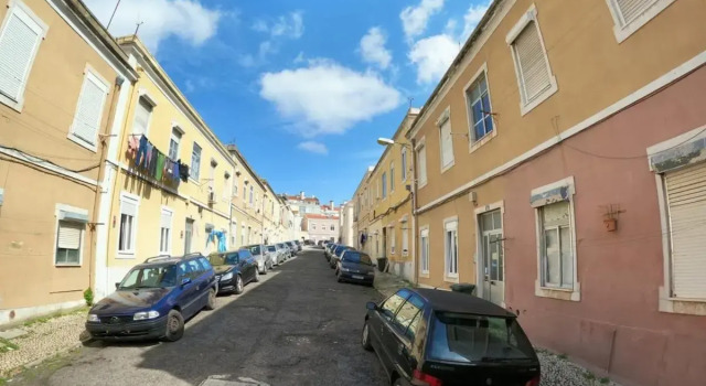 Lisbon T2 apartment in typical villa in Sapadores Lisbon
