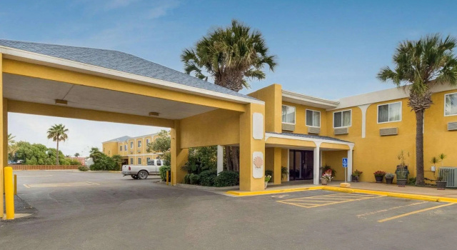 Четырёхместный номер Standard Quality Inn & Suites Corpus Christi Beachside
