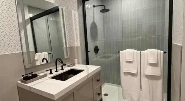 Четырёхместный номер Standard Denizen Hotel