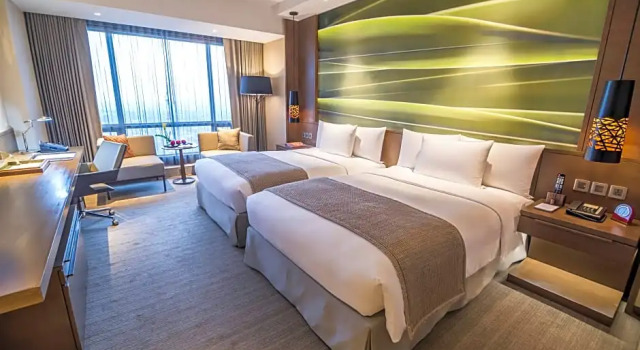 Номер Deluxe с видом на горы Marco Polo Ortigas Manila