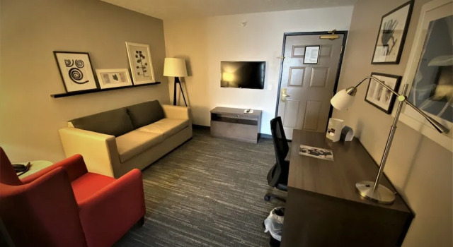 Люкс c 1 комнатой Country Inn & Suites by Radisson, Council Bluffs, IA