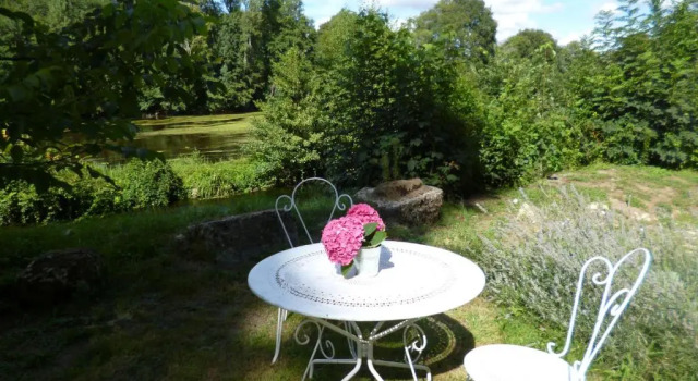 Le Moulin de Cors, Book Hotel Oulches 