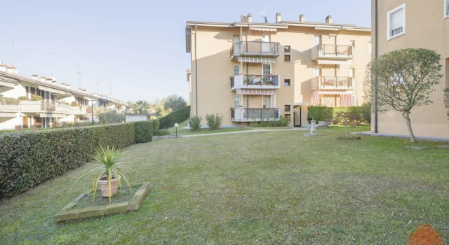 Коттедж Apt24 - The Roof in Desenzano del Garda