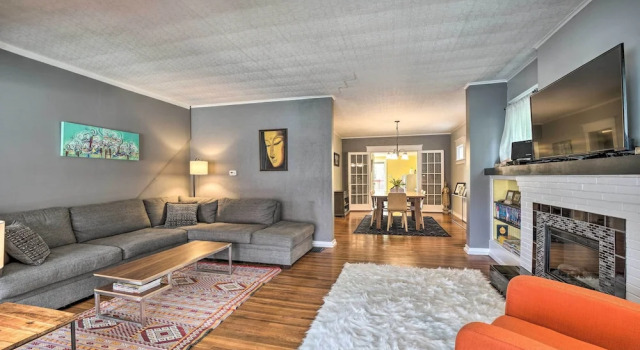 Коттедж Comfortable Craftsman Home - 2 Miles to UB Campus!