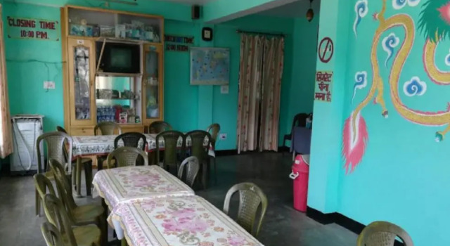 Номер Standard StayApart Shruti Guest House