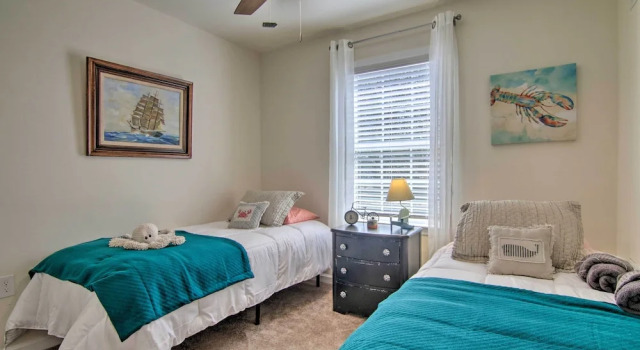 Коттедж с 3 комнатами с балконом Ocean View Escape ~ 4 Miles to Bethany Beach!