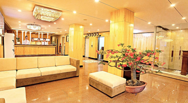 Golden Rain 2 Hotel