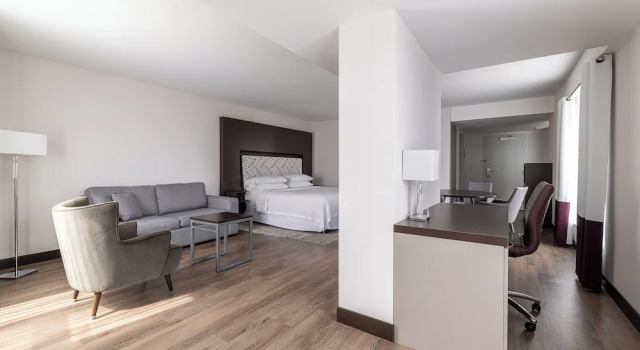 Двухместный полулюкс Four Points by Sheraton Lévis Convention Centre