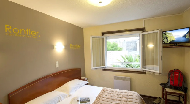 Двухместный номер Standard с балконом CitHotel de la Marne