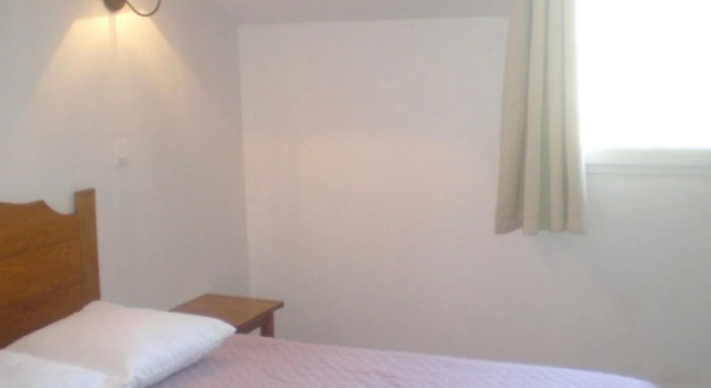 House With one Bedroom in Monflanquin, With Wonderful Lake View, Pool
