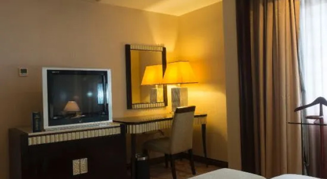 Люкс Deluxe Garden Hotel Dongguan