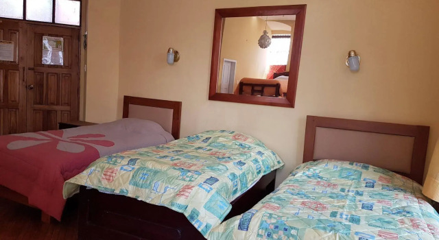 Hostal Quito Cultural, Забронировать Отель Centro Histórico Кито, рядом с Del Arbolito Park