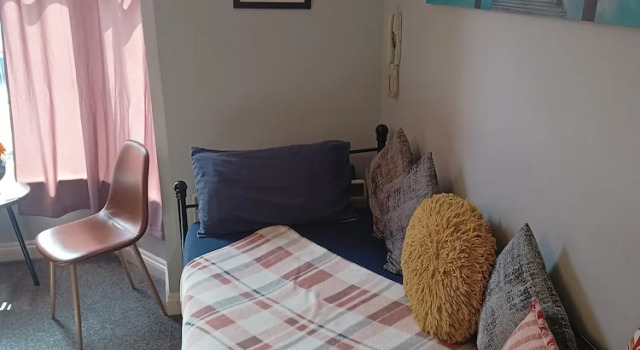 Апартаменты Apartment - Sleeps 5, Free Parking & Sun Terrace