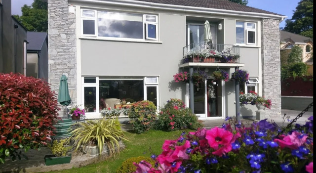 Emerville House, Book Hotel Hotels in Kerry with Parking, Parking