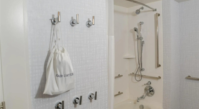 Номер Standard Hampton Inn & Suites Erie Bayfront
