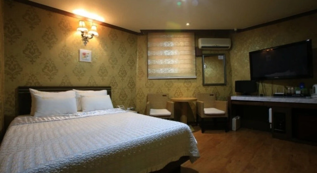 Goodstay Feel Hotel