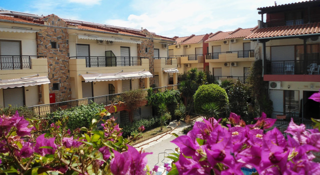 Pelli Hotel