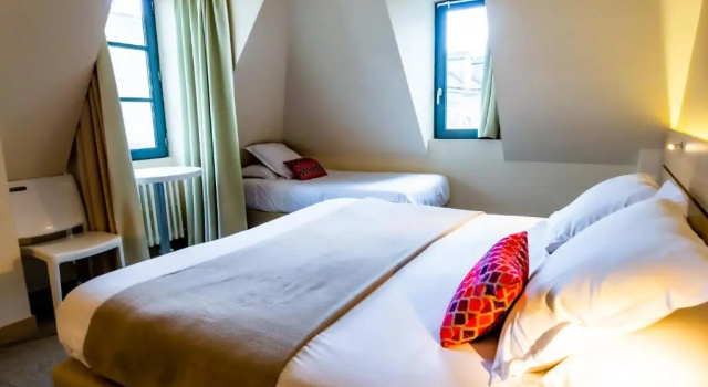Трёхместный номер Standard The Originals Boutique, Hôtel du Château, Dinan