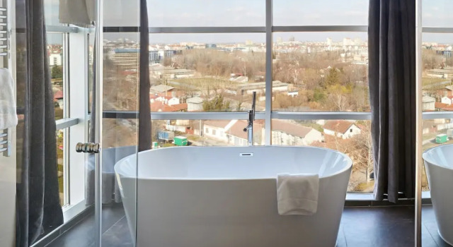 Полулюкс Sheraton Novi Sad