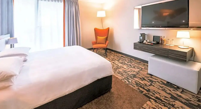 Номер Family Connecting DoubleTree by Hilton Paris Boulogne