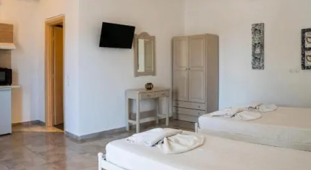 Eleftheria Studios, Book Hotel Andiparos Antiparos
