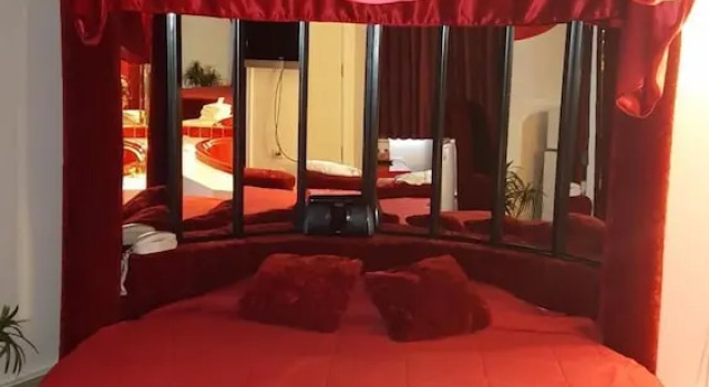 Люкс Premium New Relax Inn Bridgeview