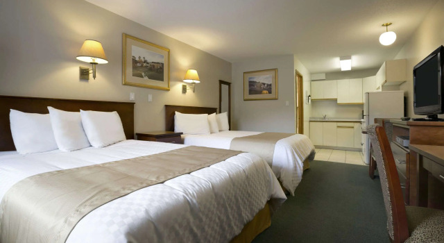 Ramada Merritt, Buchen Sie Gasthaus Hotels in British Columbia mit Pool, Schwimmbad