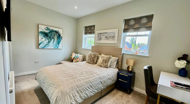 PRIVATE GATED BRAND NEW, FULLY RENOVATED HOUSE 3 BEDS SLEEPS FIVE Free PARKING, 予約 ホテル West Byfleet Surrey