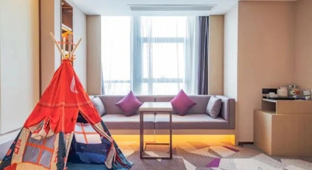 Тент Lavande Hotel