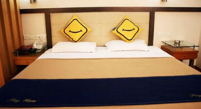 Vista Rooms at FC Road, Забронировать Отель Отели штата Махараштры 3 звезды, 3*